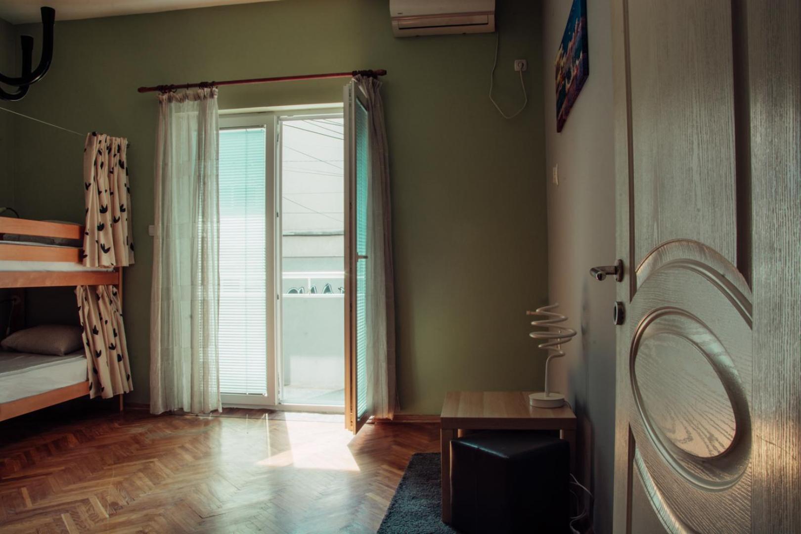 Skopje Downtown Hostel Esterno foto